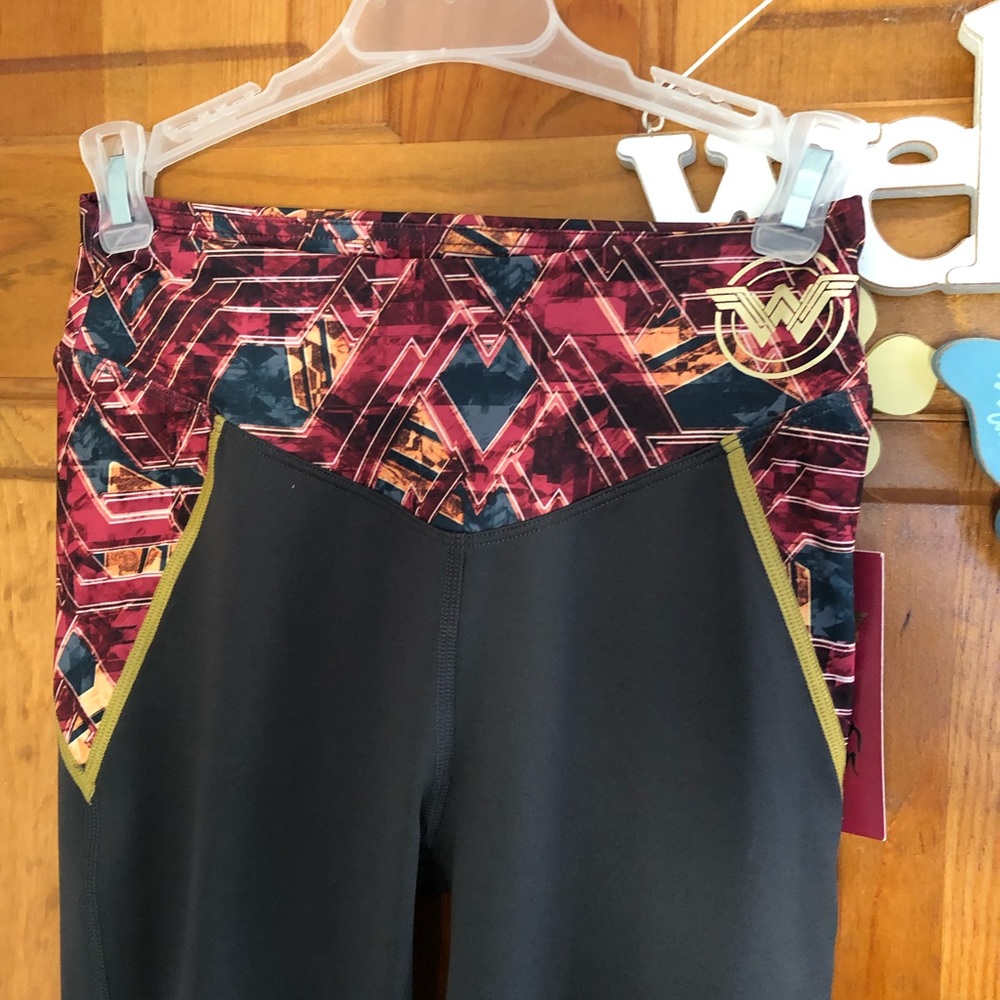 Wonder Woman Capri Leggings